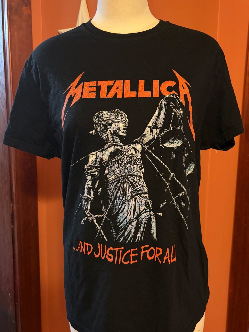 Metallica Men’s Black Short-Sleeve Graphic Tee